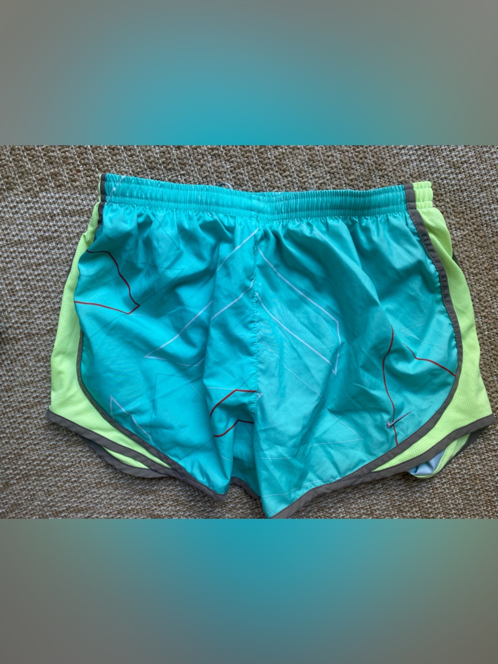 Nike Dri-FIT Bright lined running shorts Medium NWOT